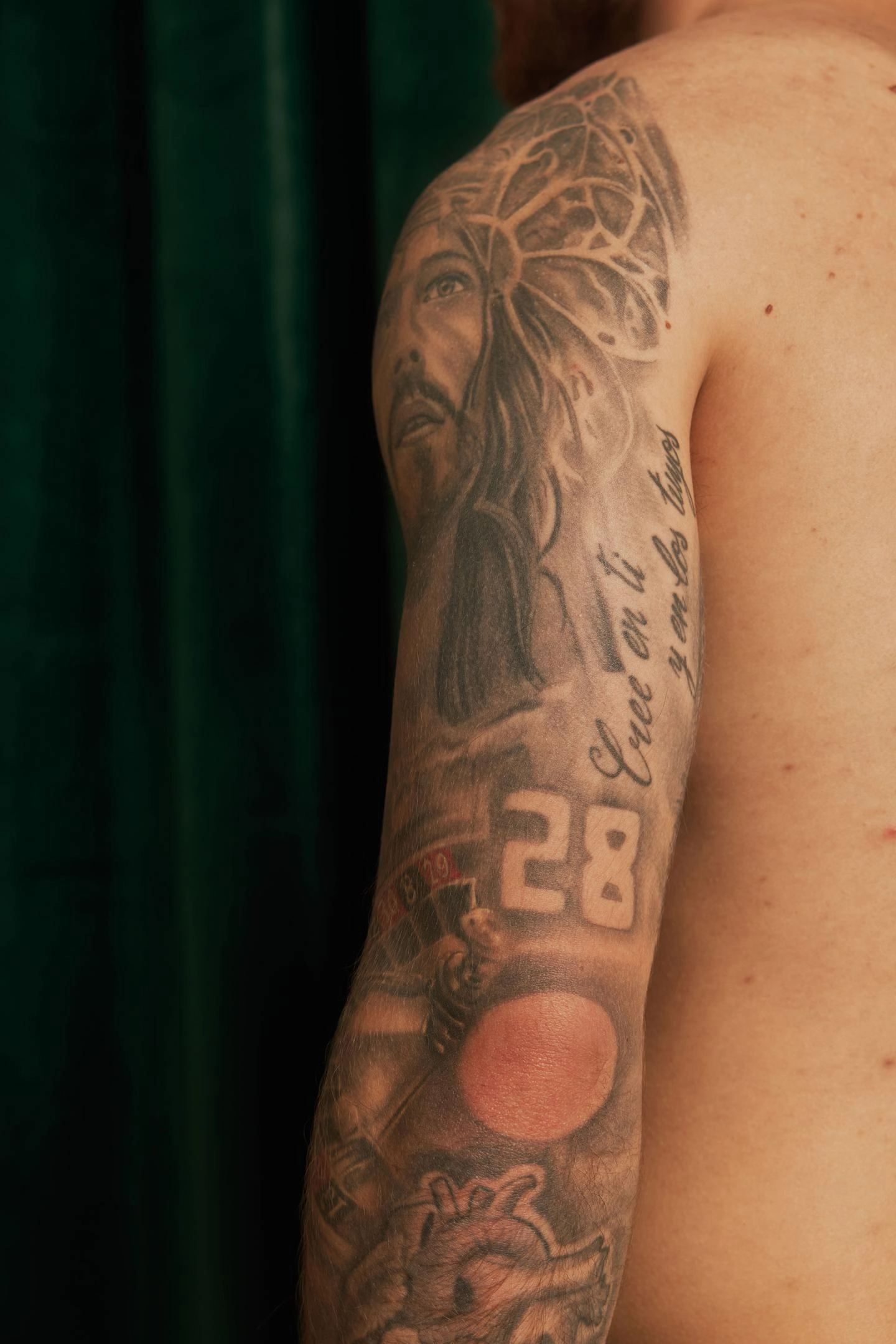 Alexis Mac Allister career date tattoos on his arm