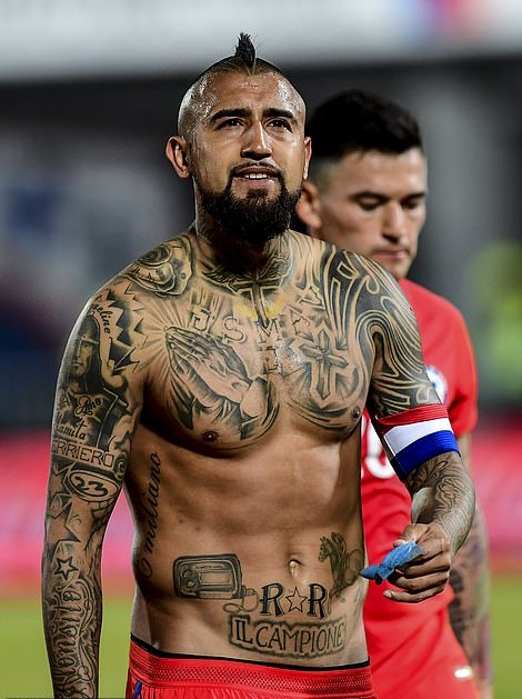 Arturo Vidal insulin pump tattoo for his son