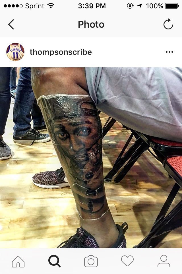Large Derrick Rose leg portrait tattoo shown in an archival image