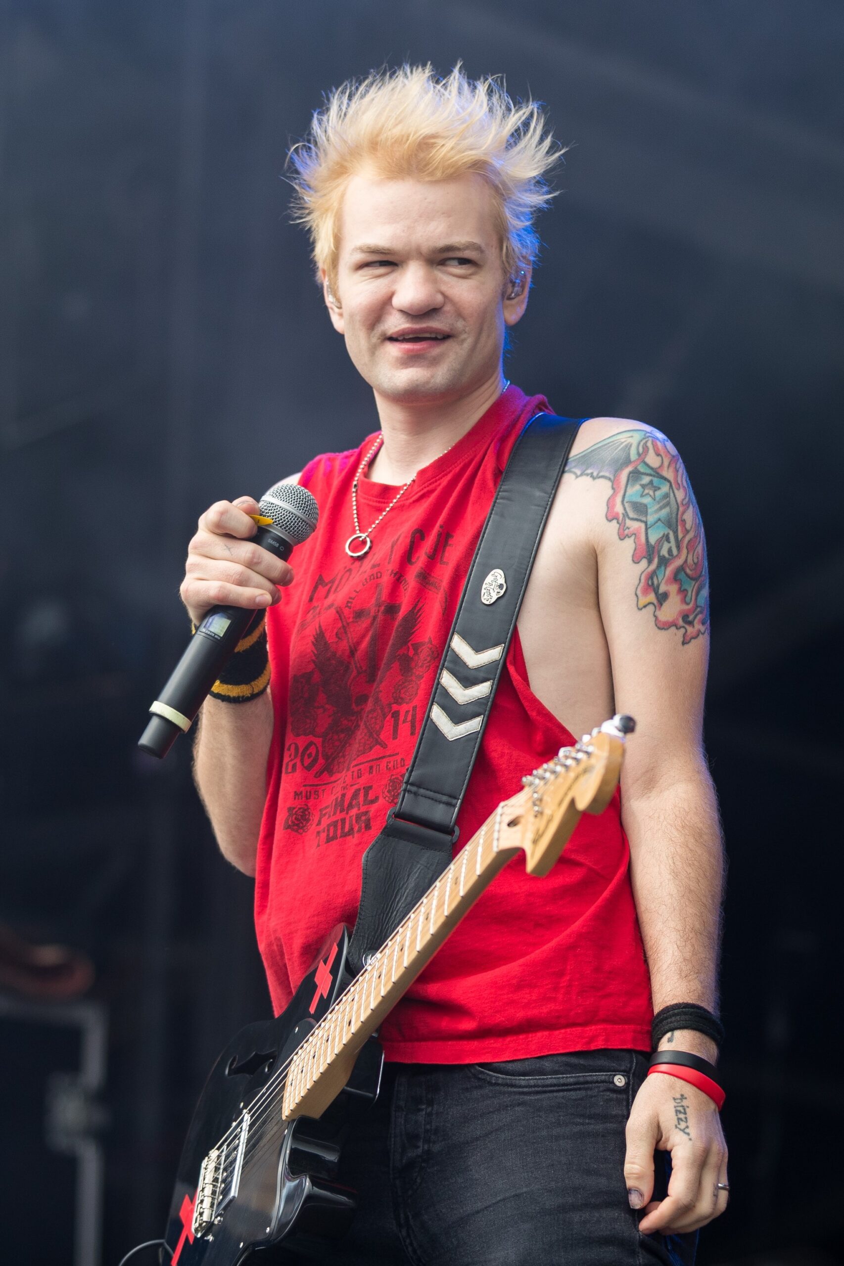 Deryck Whibley colorful arm tattoos