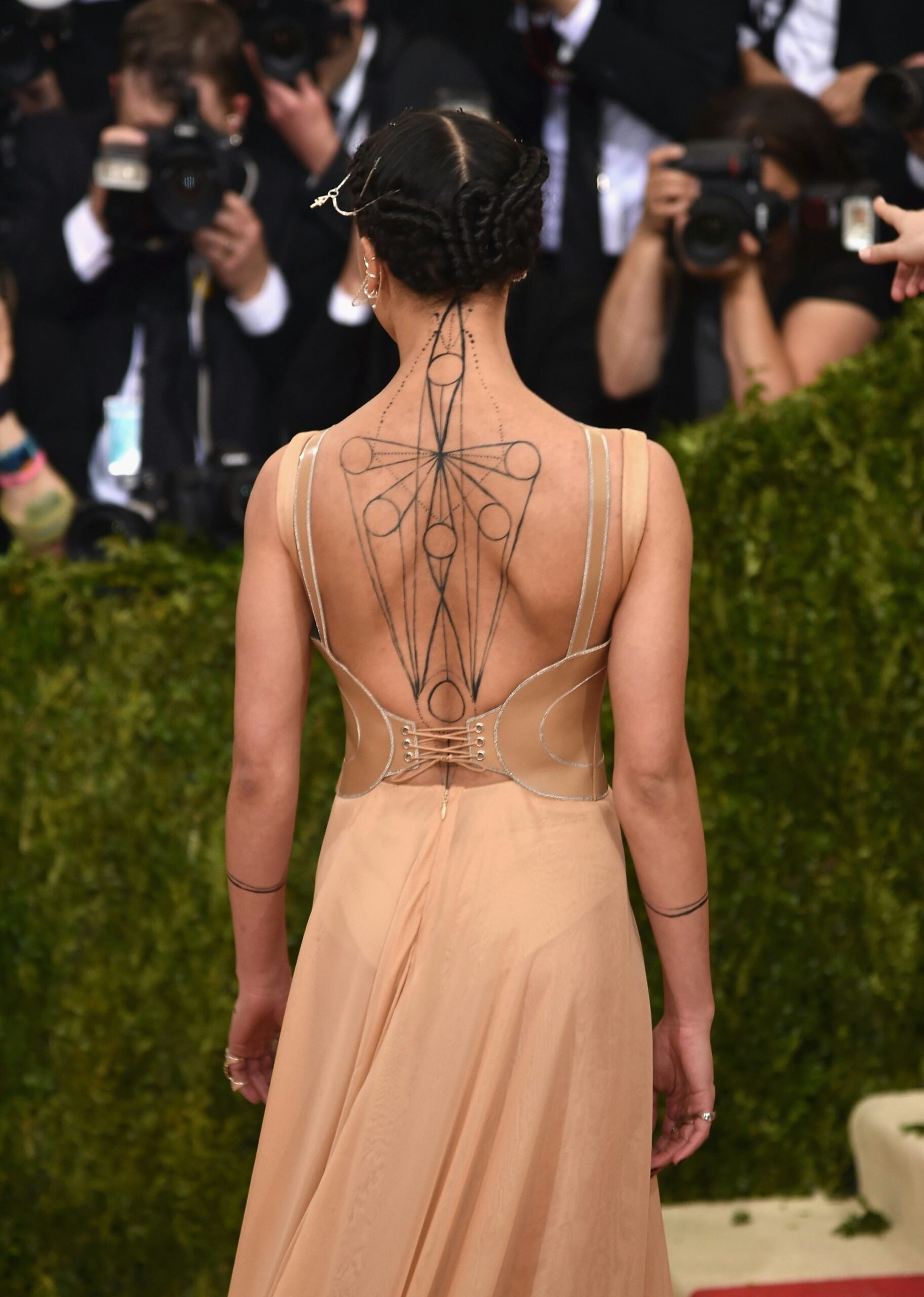 FKA twigs geometric back tattoo