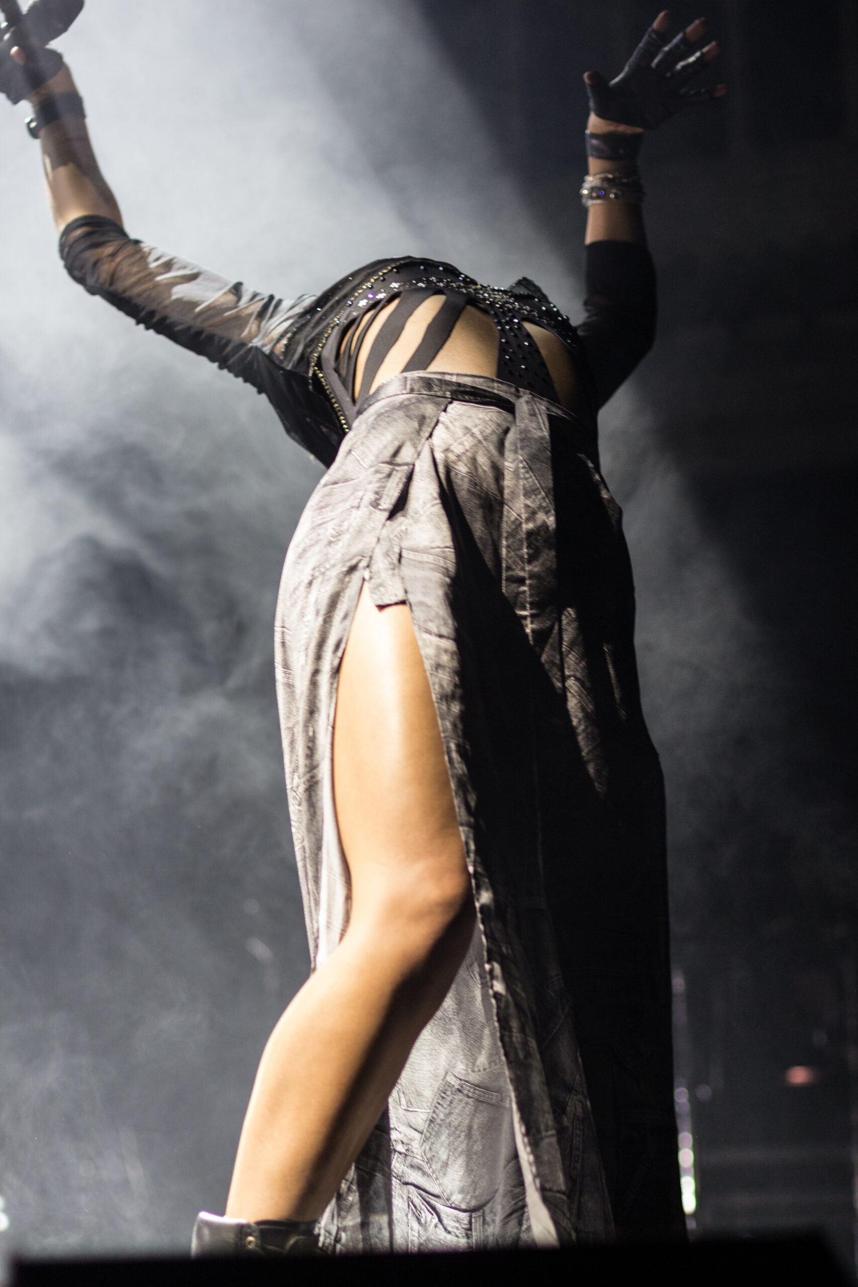 FKA twigs live body art