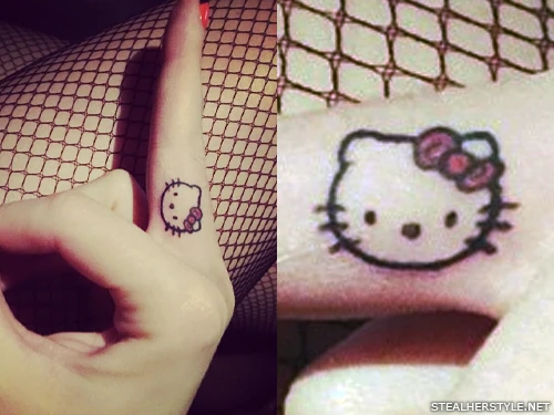 Katy Perry’s Hello Kitty finger tattoo
