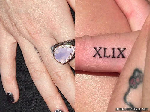 Katy Perry’s XLIX Super Bowl finger tattoo