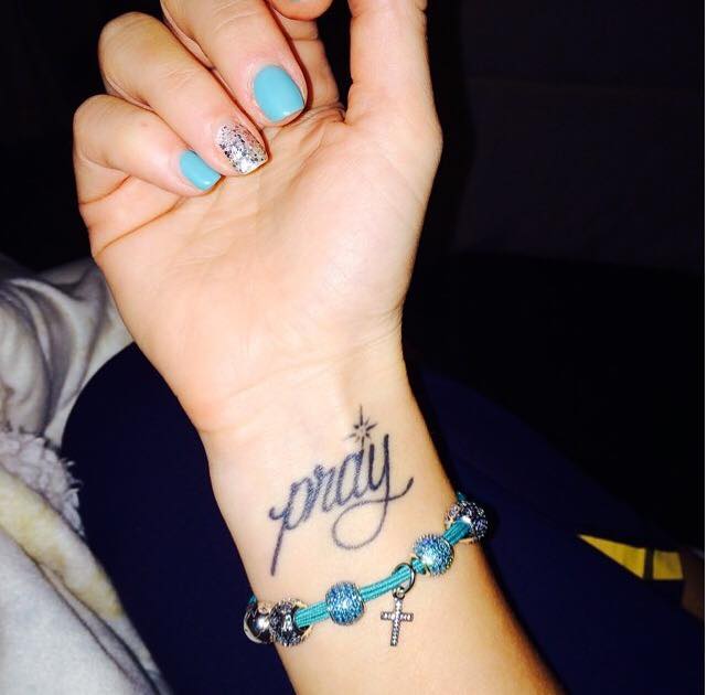 Kellie Pickler Pray tattoo close view