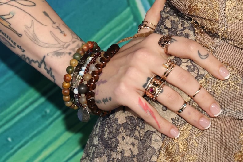 Paris Jackson finger tattoos
