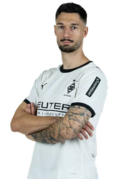 Tim Kleindienst tattooed arm during a football match