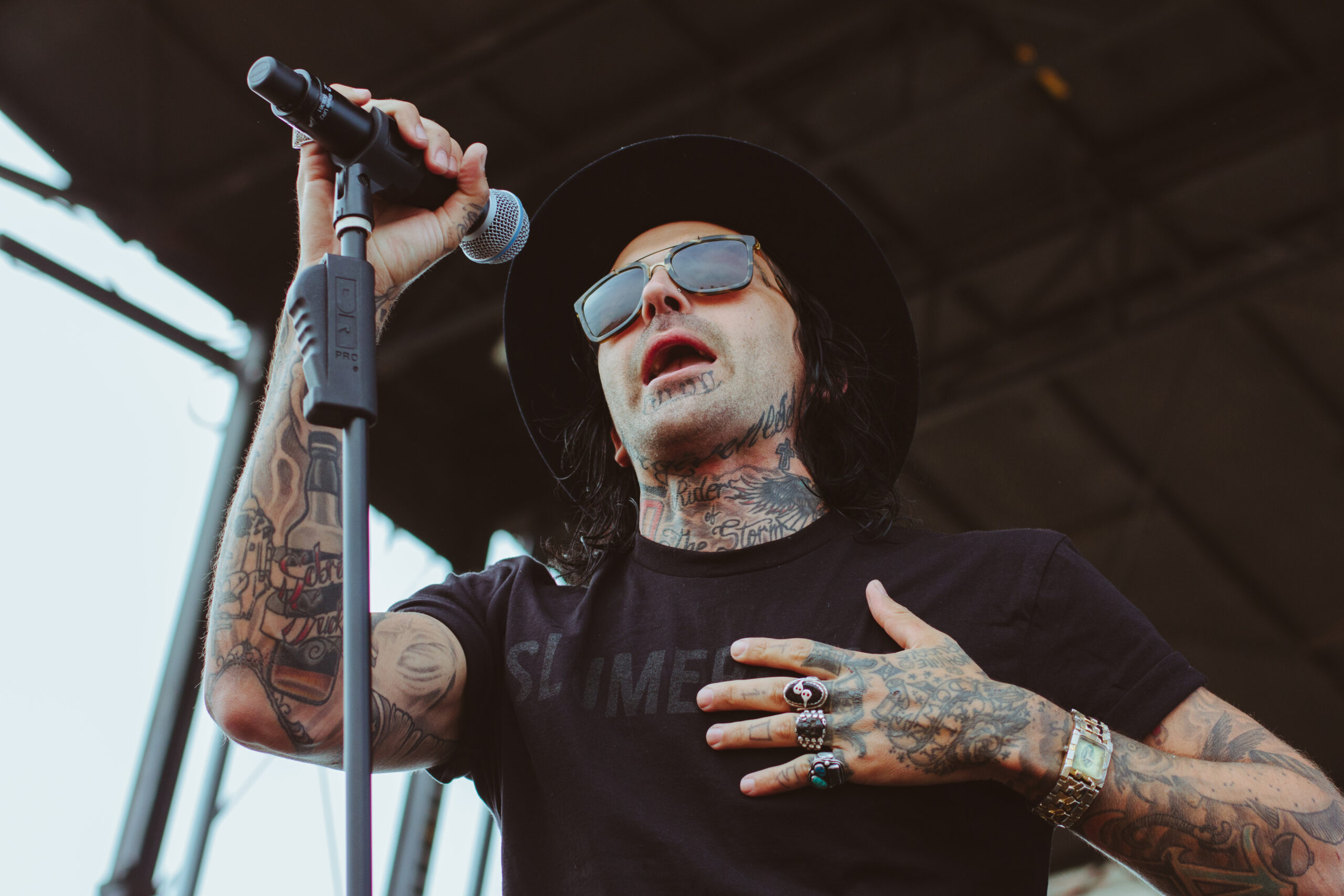 Yelawolf neck and hand tattoos