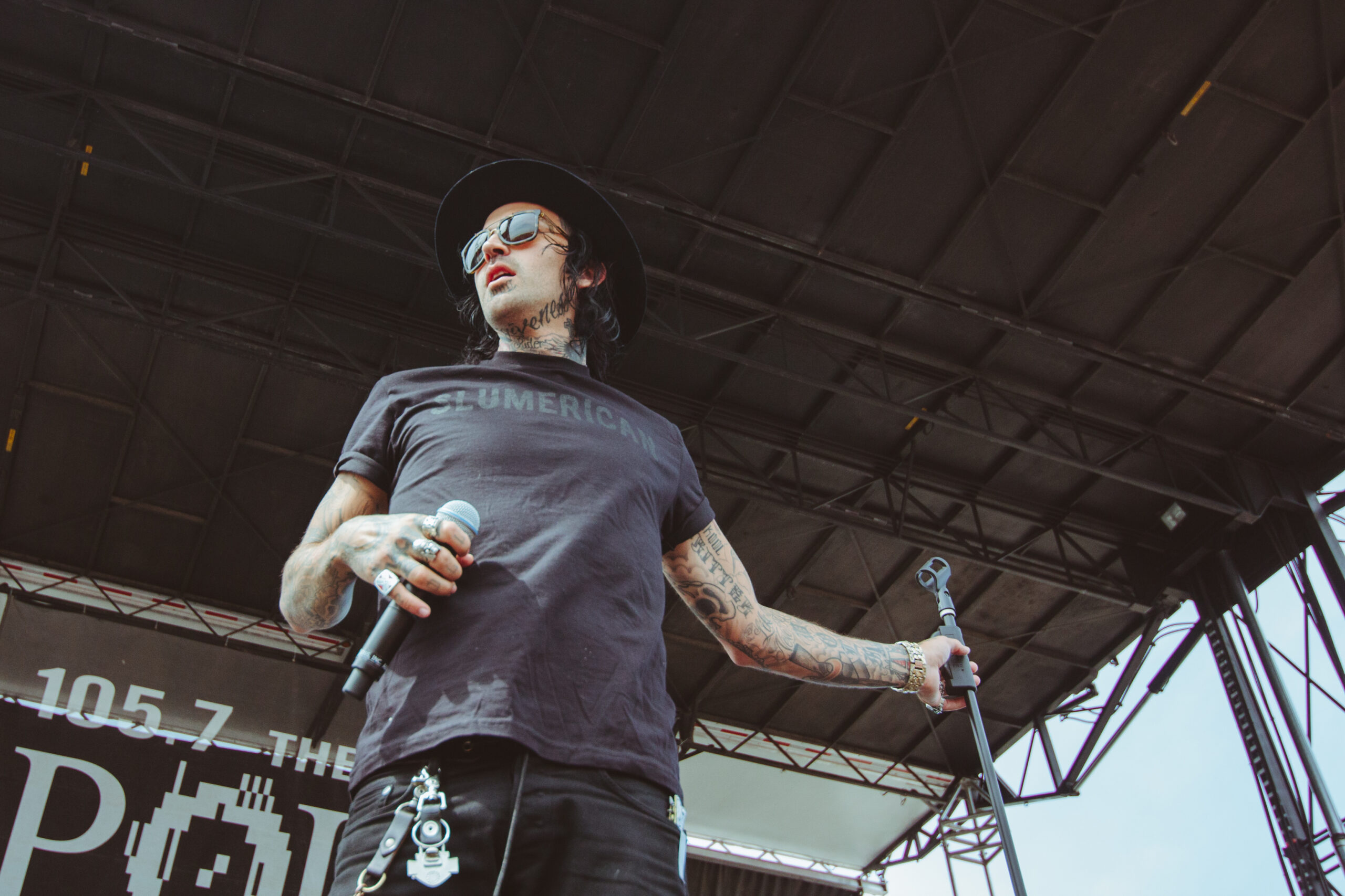 Yelawolf neck tattoos onstage