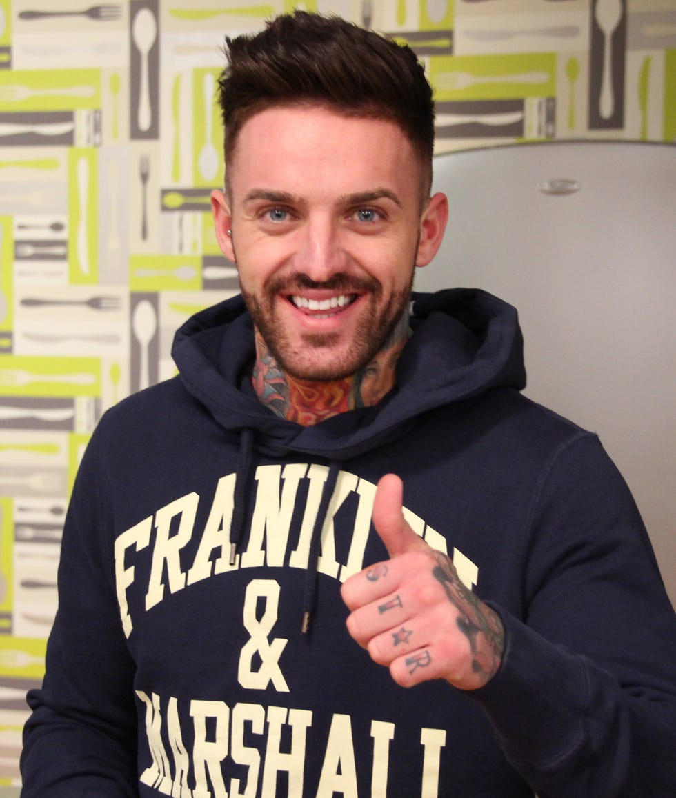 Aaron Chalmers tattoos: Aaron Chalmers's finger, hand and neck tattoos in the Geordie Shore announcement portrait