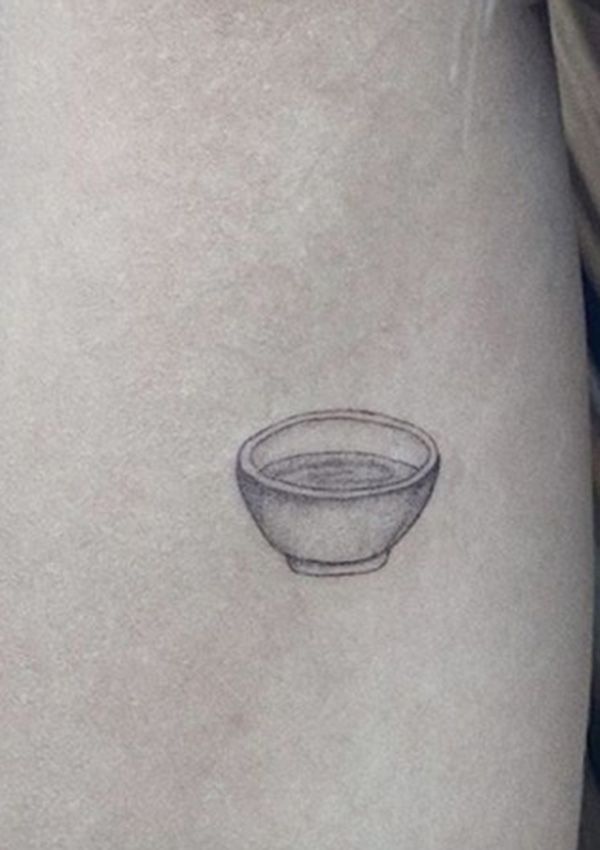 Aitana Ocaña tattoos: small soup-bowl tattoo for Sopa