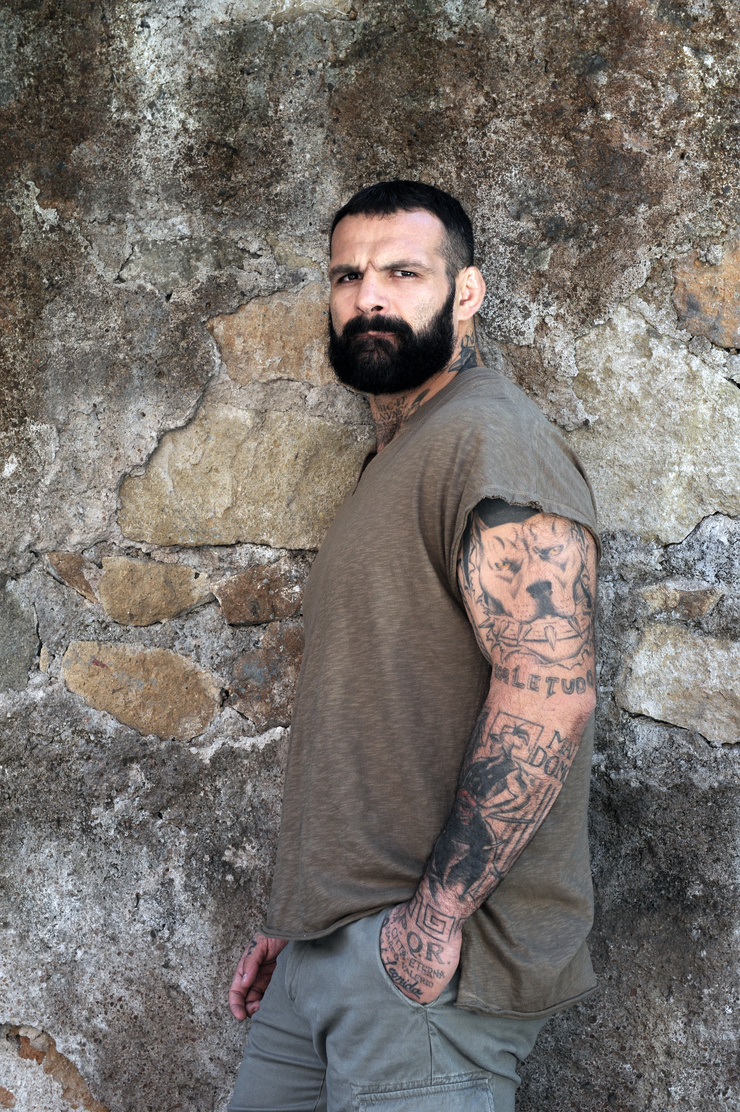 Alessio Sakara’s arm sleeve tattoos in profile