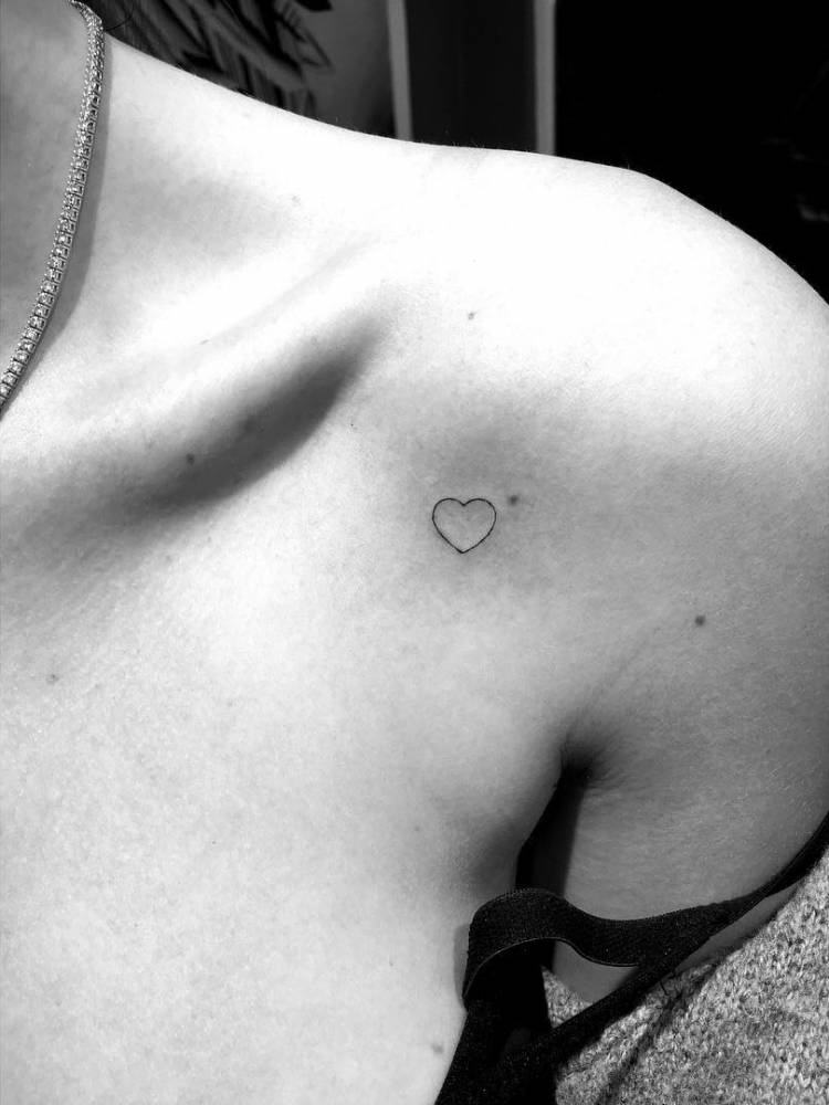 Bella Thorne shoulder heart tattoo