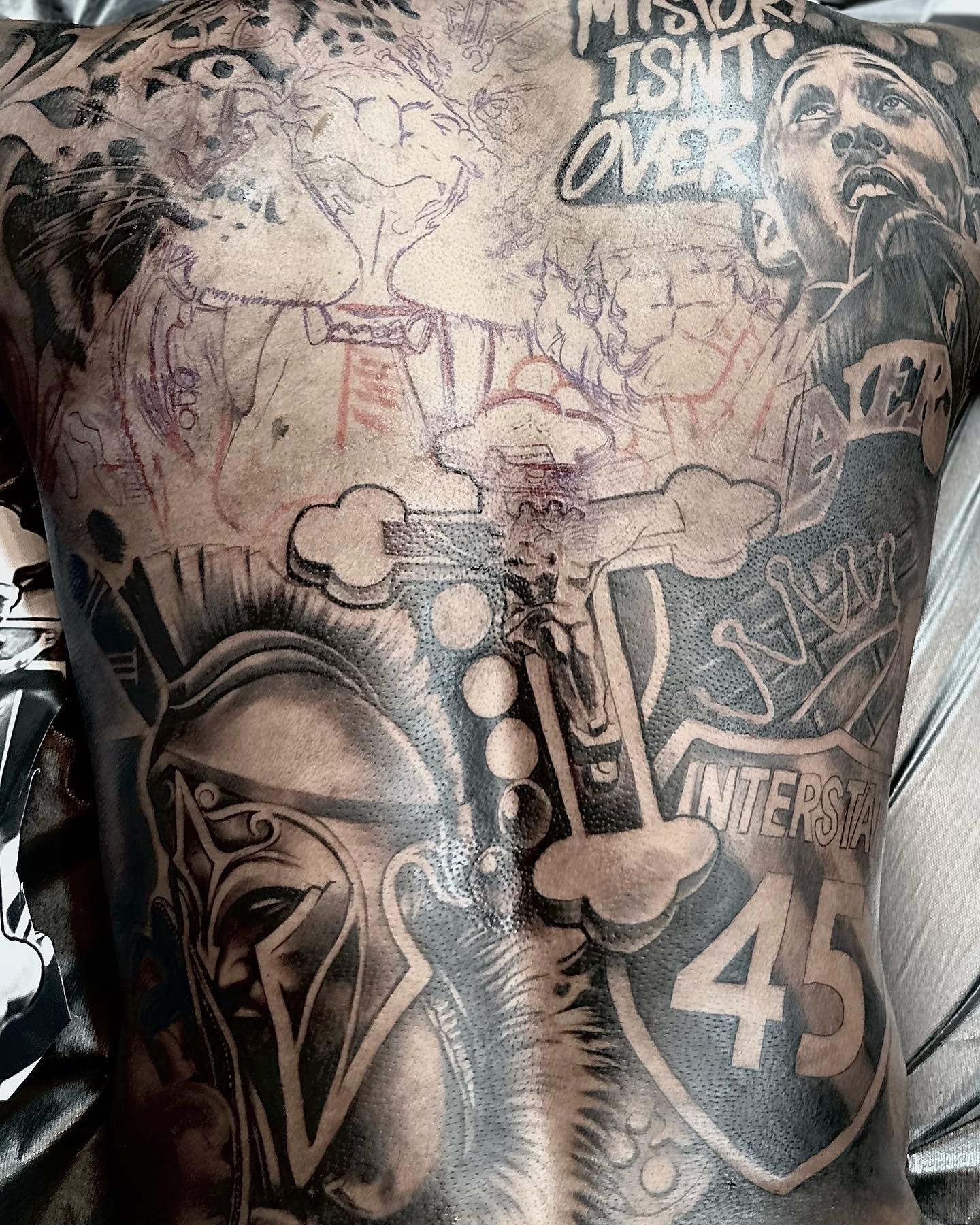 CeeDee Lamb Kobe Bryant tattoo close-up CeeDee Lamb tattoos: CeeDee Lamb tattoo article inline image