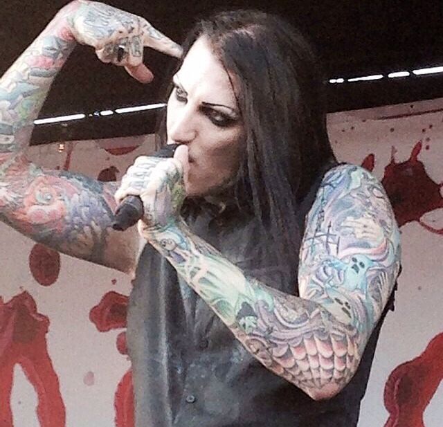 Chris Motionless live arm tattoos