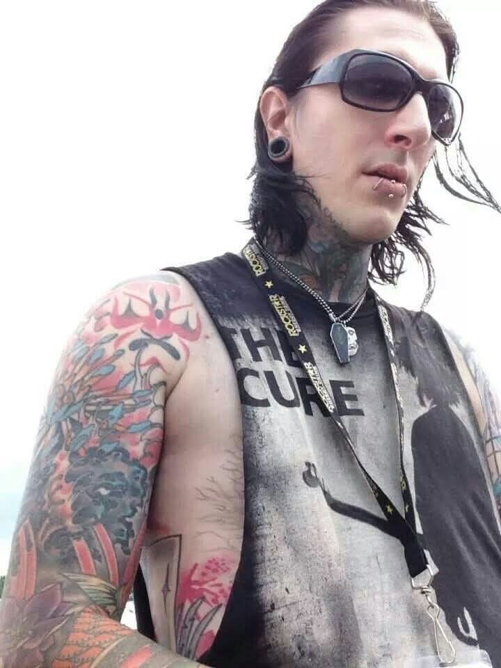 Chris Motionless tattooed arms