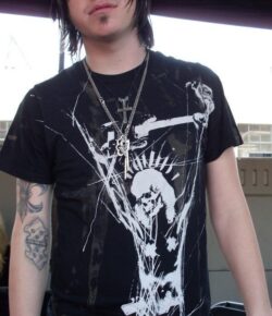 Craig Mabbitt Tattoos: Full Sleeves, Hand Ink and Stage Style
