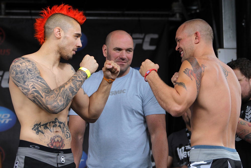 Dan Hardy: Abdominal lettering and the red flower Dan Hardy tattoos: Abdominal lettering and the red flower