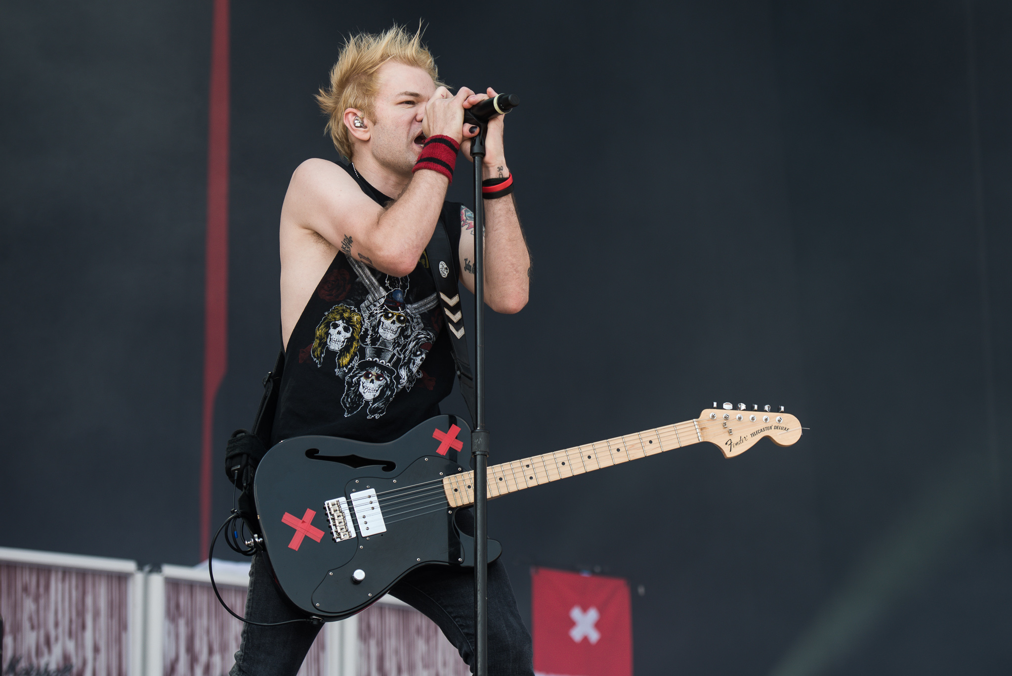 Deryck Whibley 2017 arm tattoos