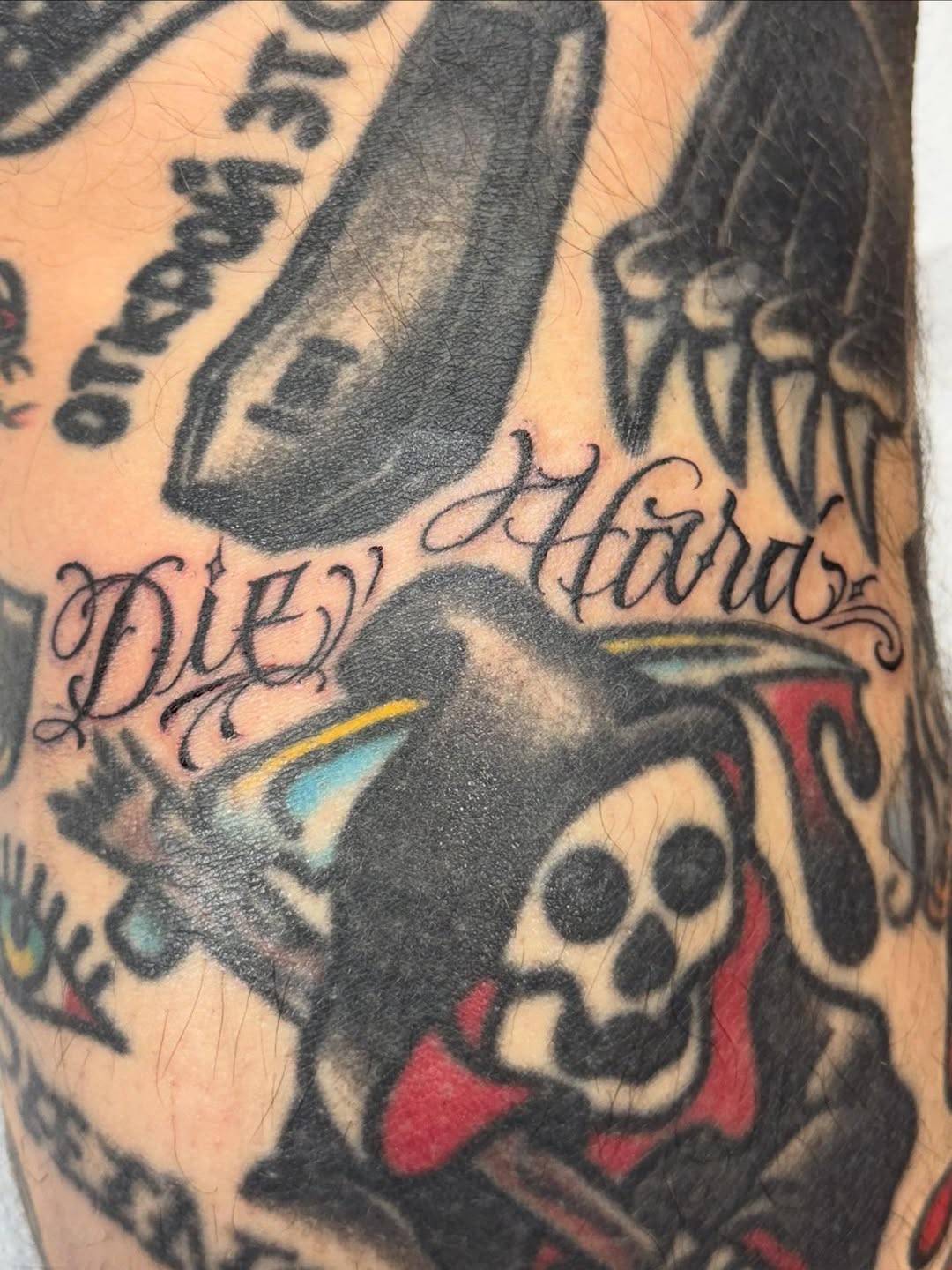 Frank Iero’s detailed leg tattoos