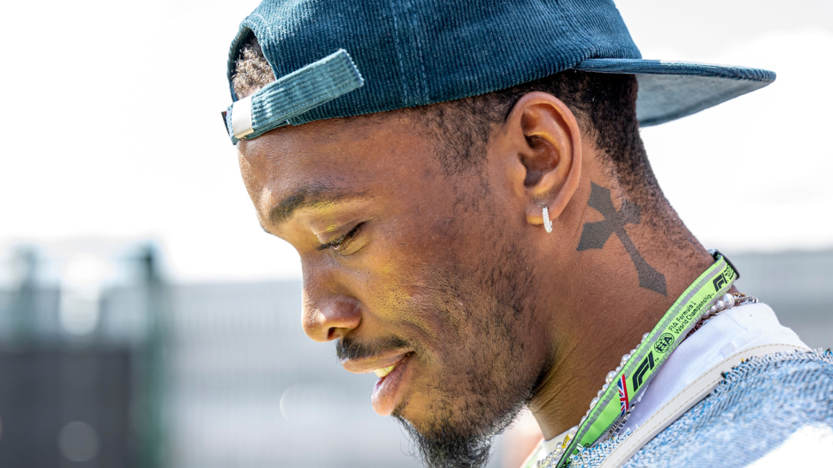 Ivan Toney tattoos: Independent profile photograph illustrating the neck placement