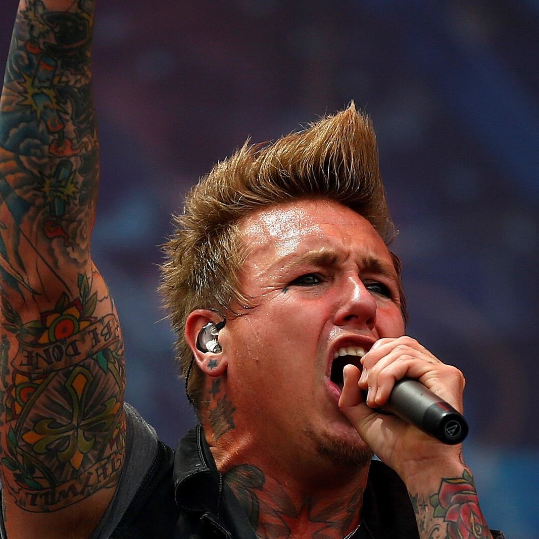 Jacoby Shaddix live close-up tattoos