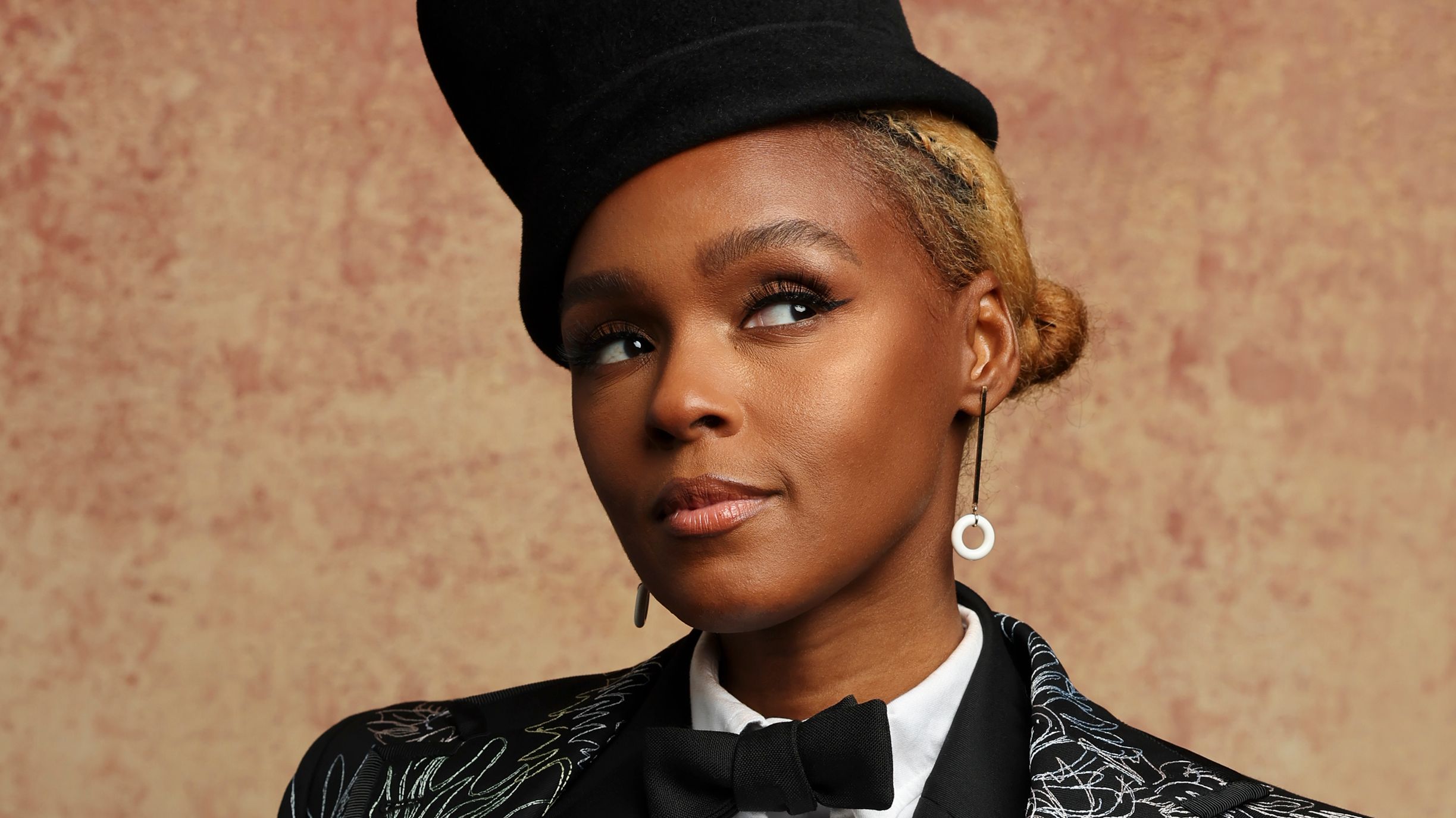 Janelle Monáe contextual Janelle Monáe in a contextual photograph: contextual; not tattoo evidence