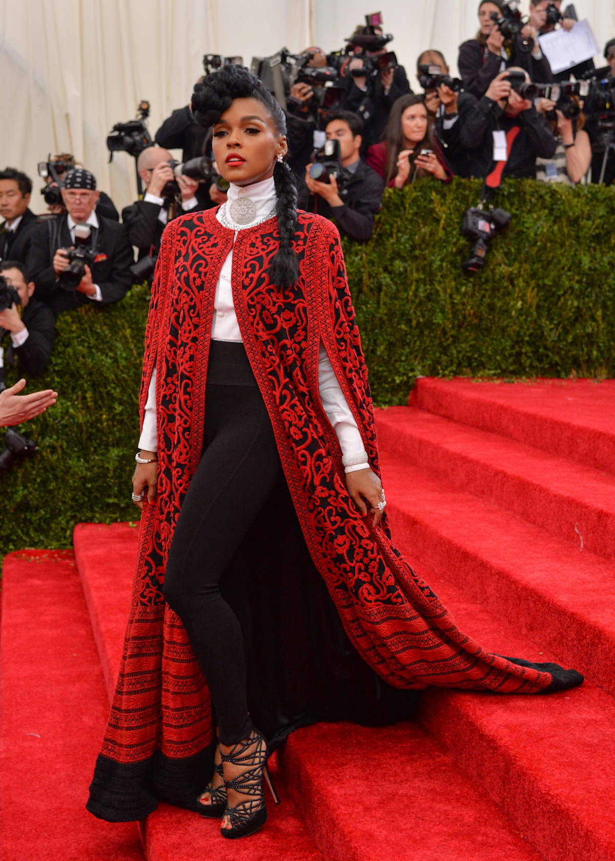 Janelle Monáe contextual Janelle Monáe in a contextual photograph: contextual; not tattoo evidence