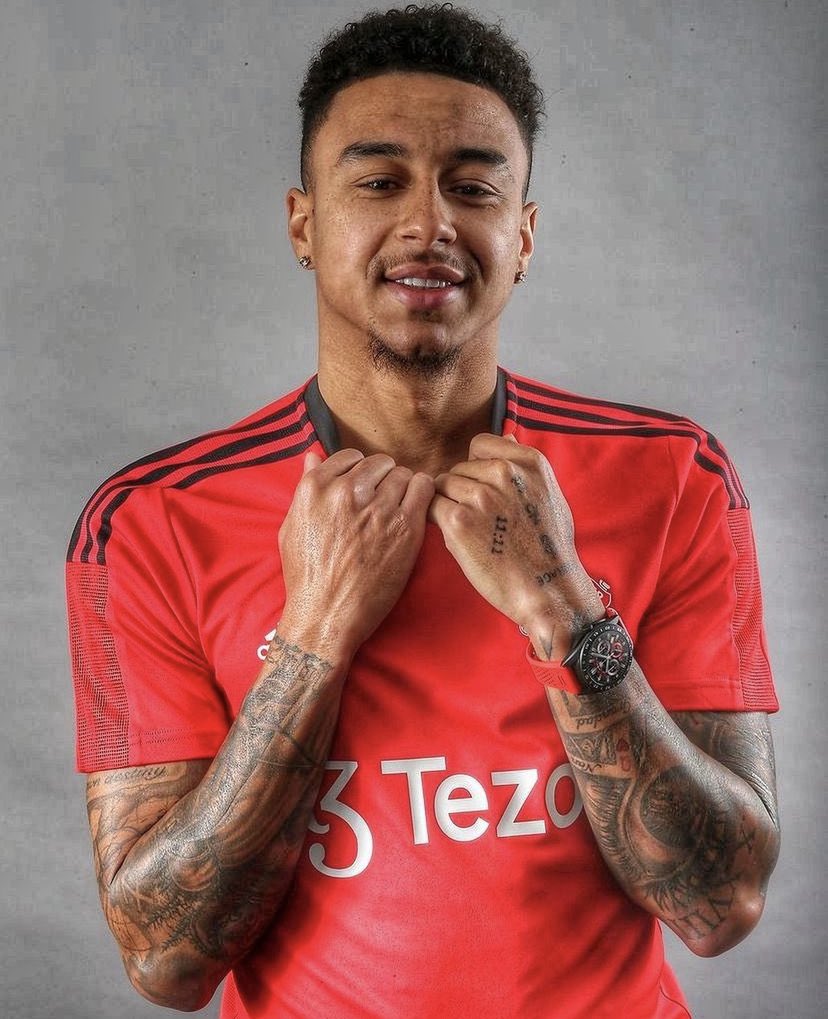 Jesse Lingard tattoos: full arm coverage in a football shirt