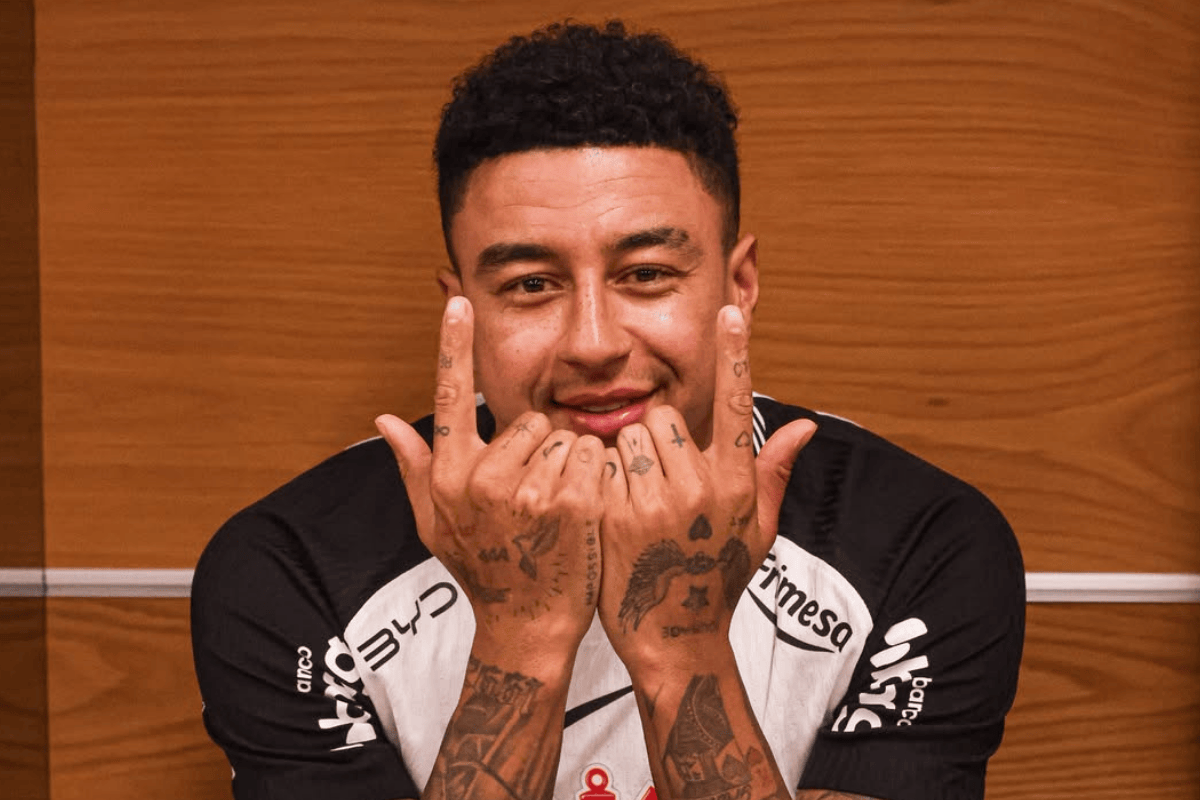 Jesse Lingard tattoos: tattooed hands and wrists in Corinthians introduction