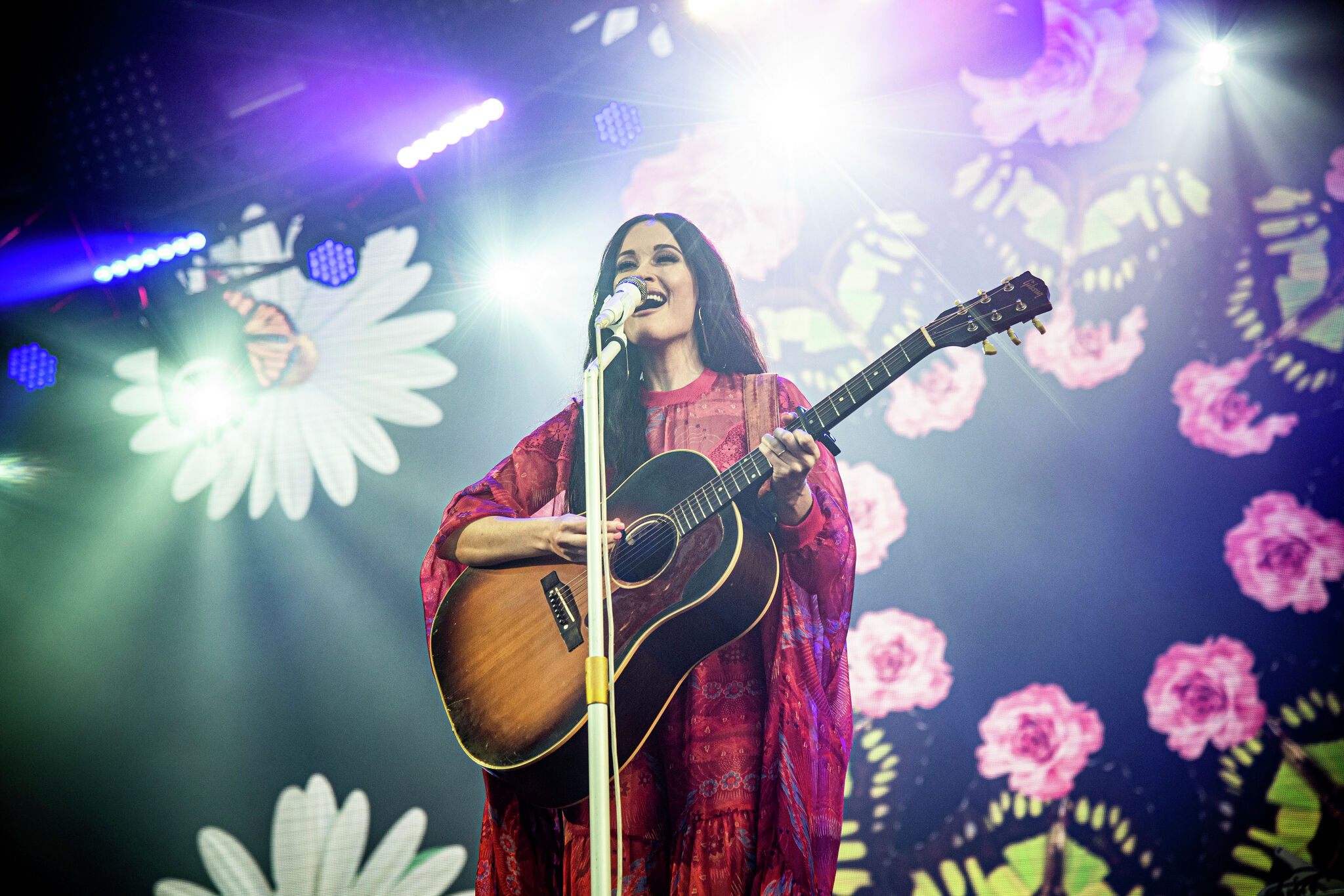 Kacey Musgraves in a contextual photograph: Kacey Musgraves’ concert look is a different kind of visual language; not tattoo evidence