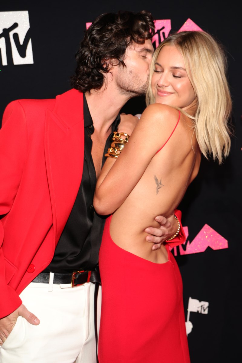 Kelsea Ballerini showing the hummingbird tattoo on her upper back