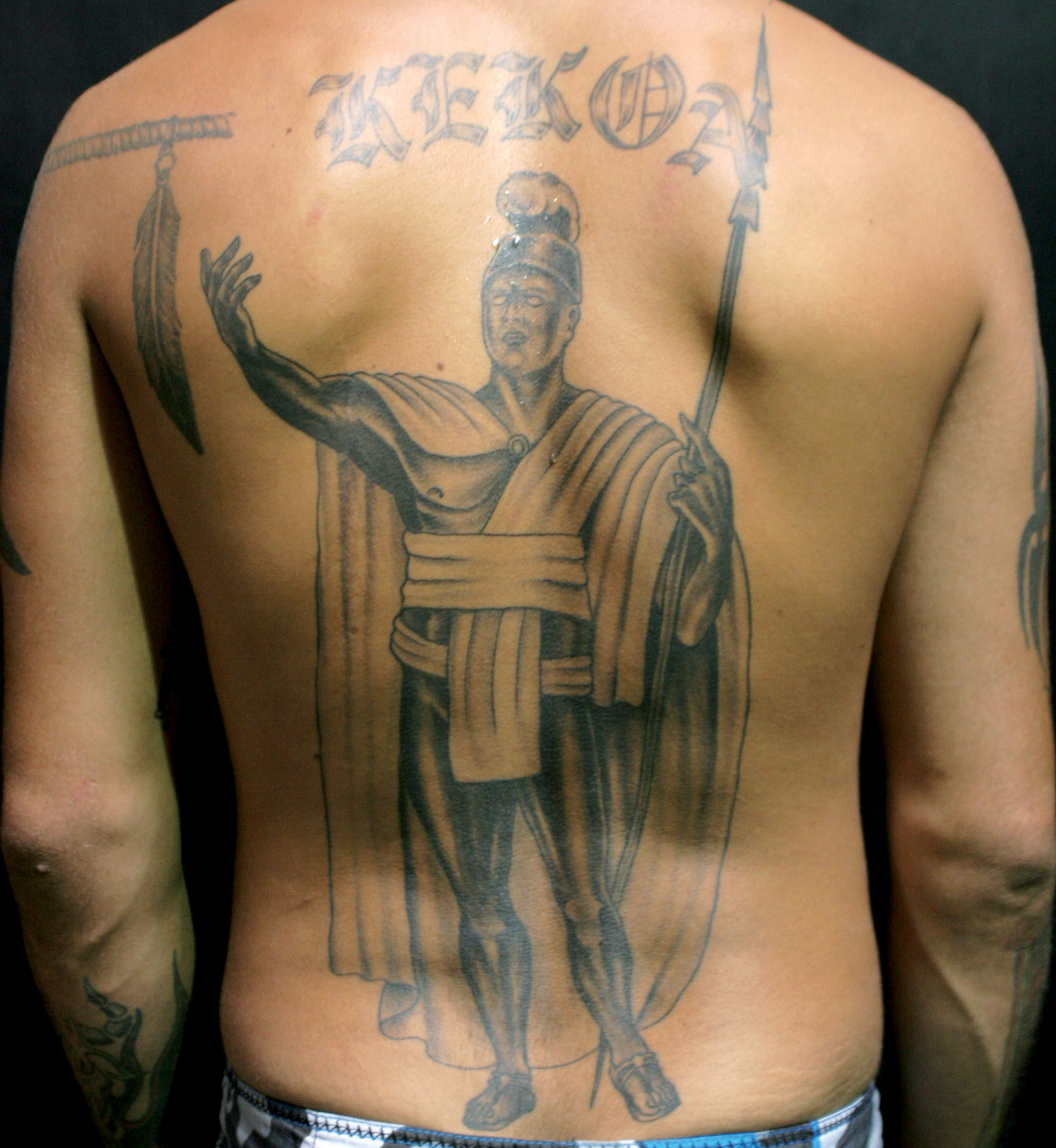 Kendall Grove: Hawaiian king and Kekoa back tattoo Kendall Grove tattoos: Hawaiian king and Kekoa back tattoo