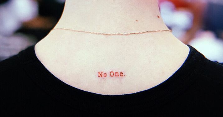 Maisie Williams No One back tattoo