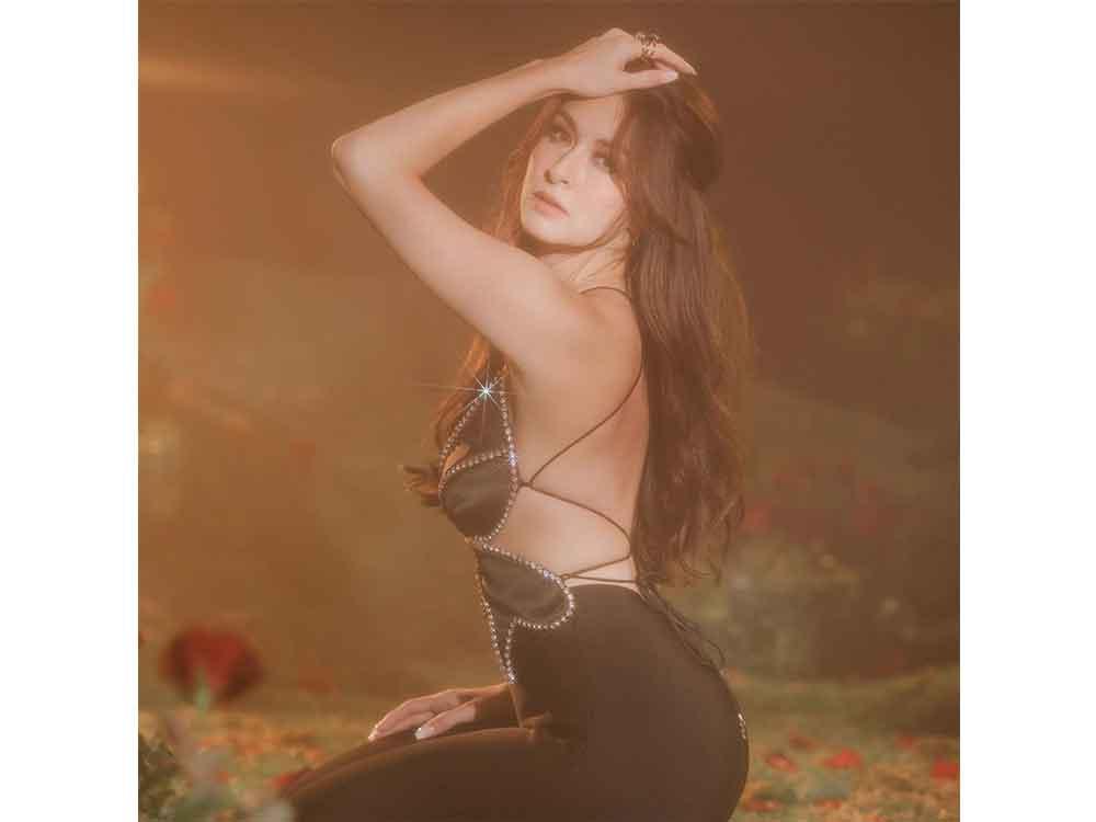 Marian Rivera in a contextual photograph: A different mood for her birthday; not tattoo evidence
