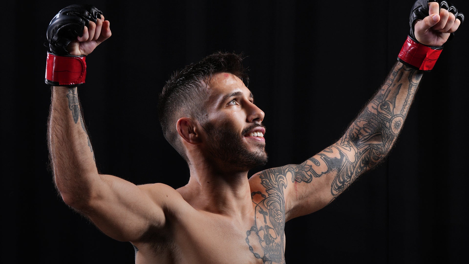 Matheus Nicolau tattoos: The left sleeve and its flowing linework