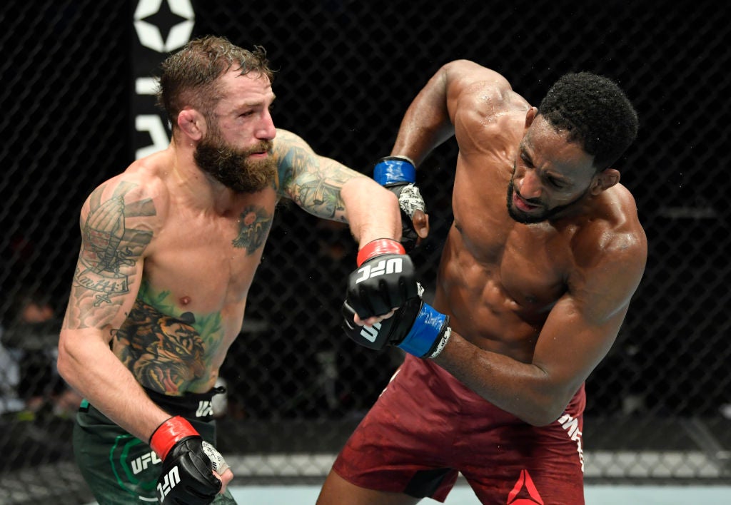 Michael Chiesa tattoos: The tiger tattoo on his right ribs