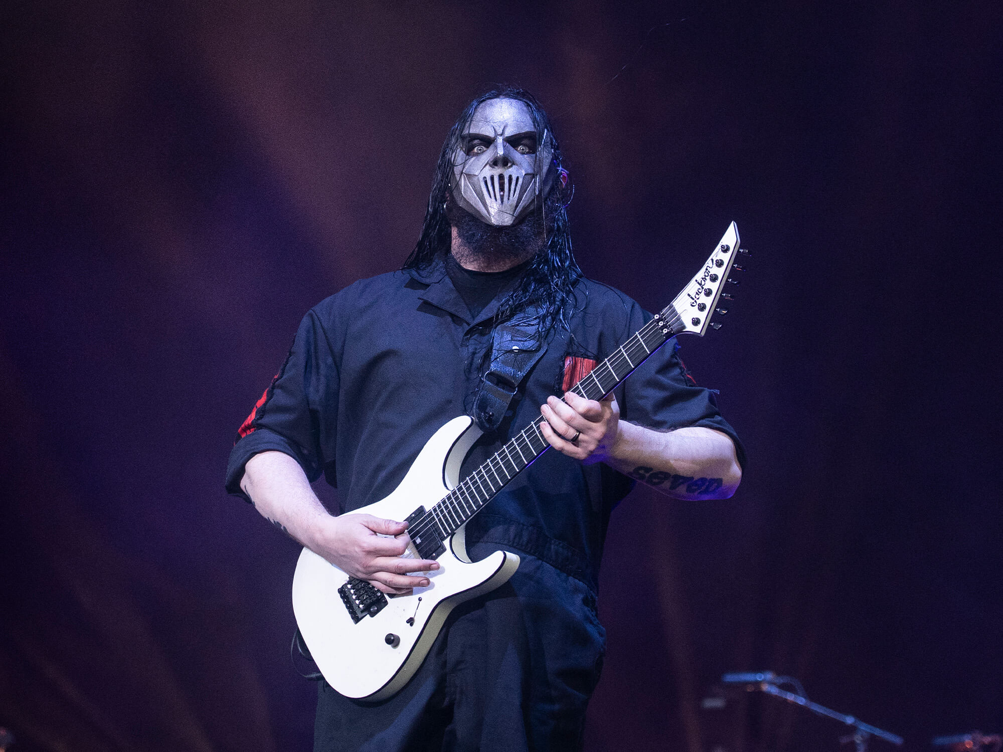 Mick Thomson arm tattoos live