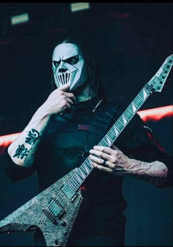 Mick Thomson forearm ink live