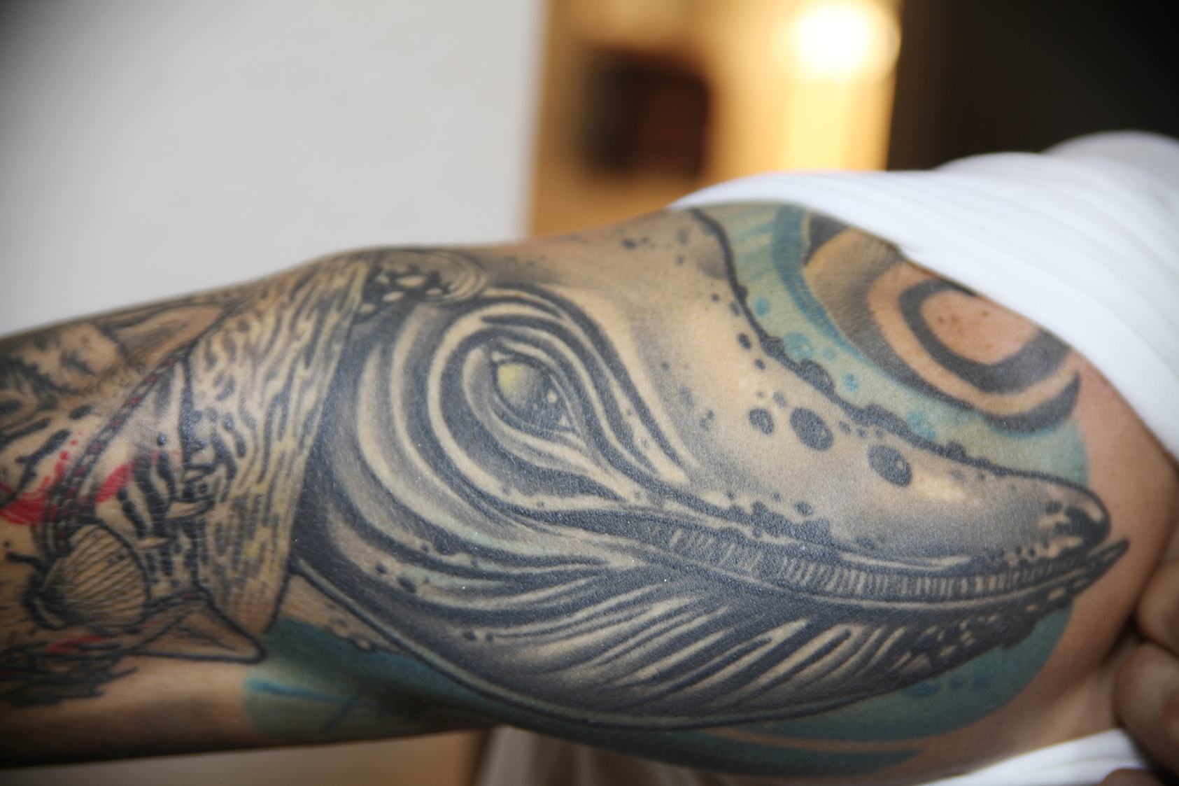 Mike Bahía tattoos: The whale tattoo that started his collection