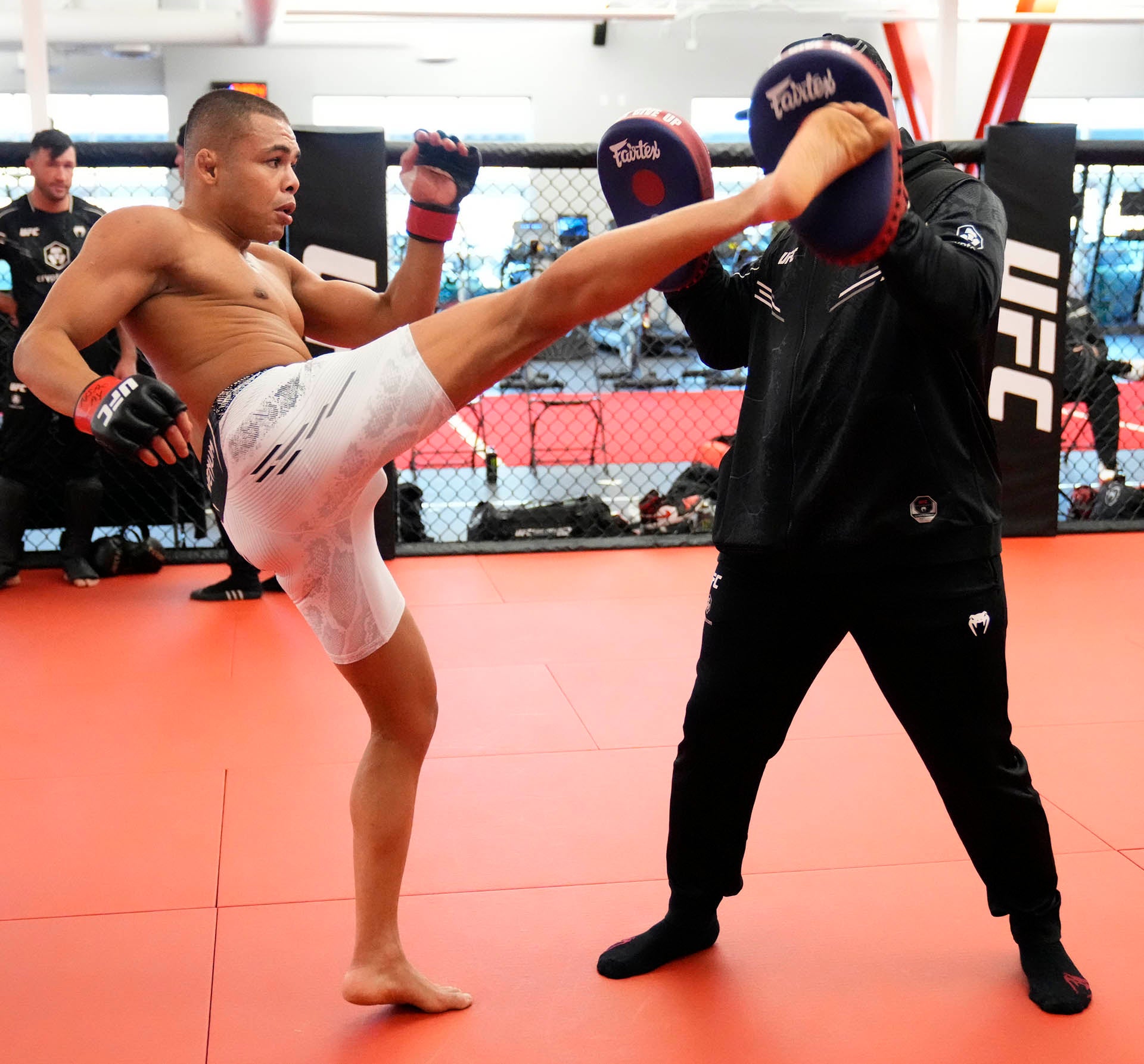 Nikolas Motta in a contextual photograph: Life inside the training room; not tattoo evidence