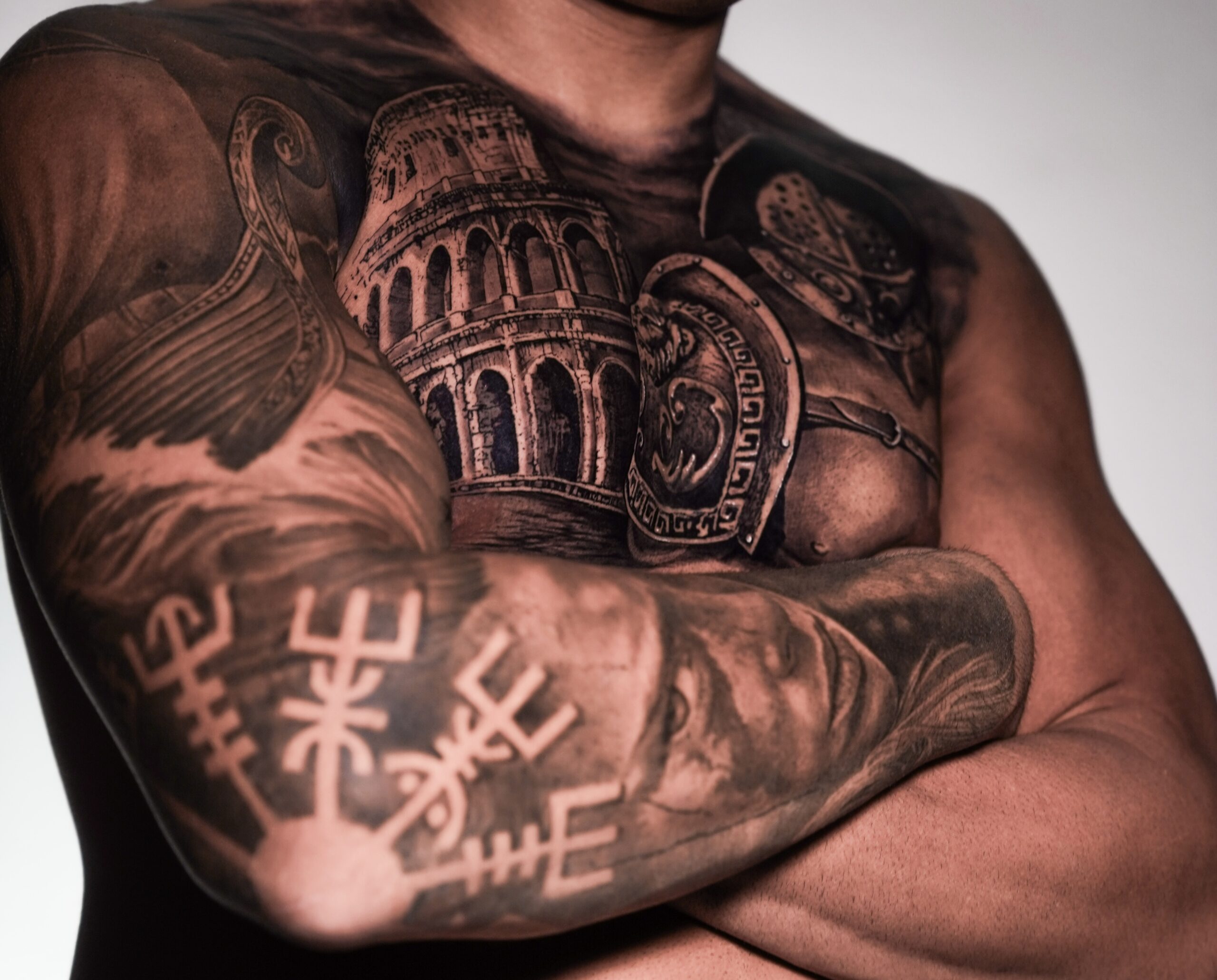 Nikolas Motta tattoos: The gladiator chest tattoo