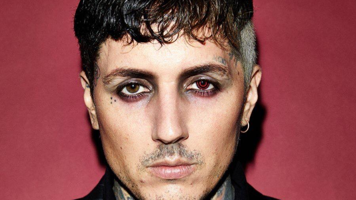 Oli Sykes face and neck tattoos