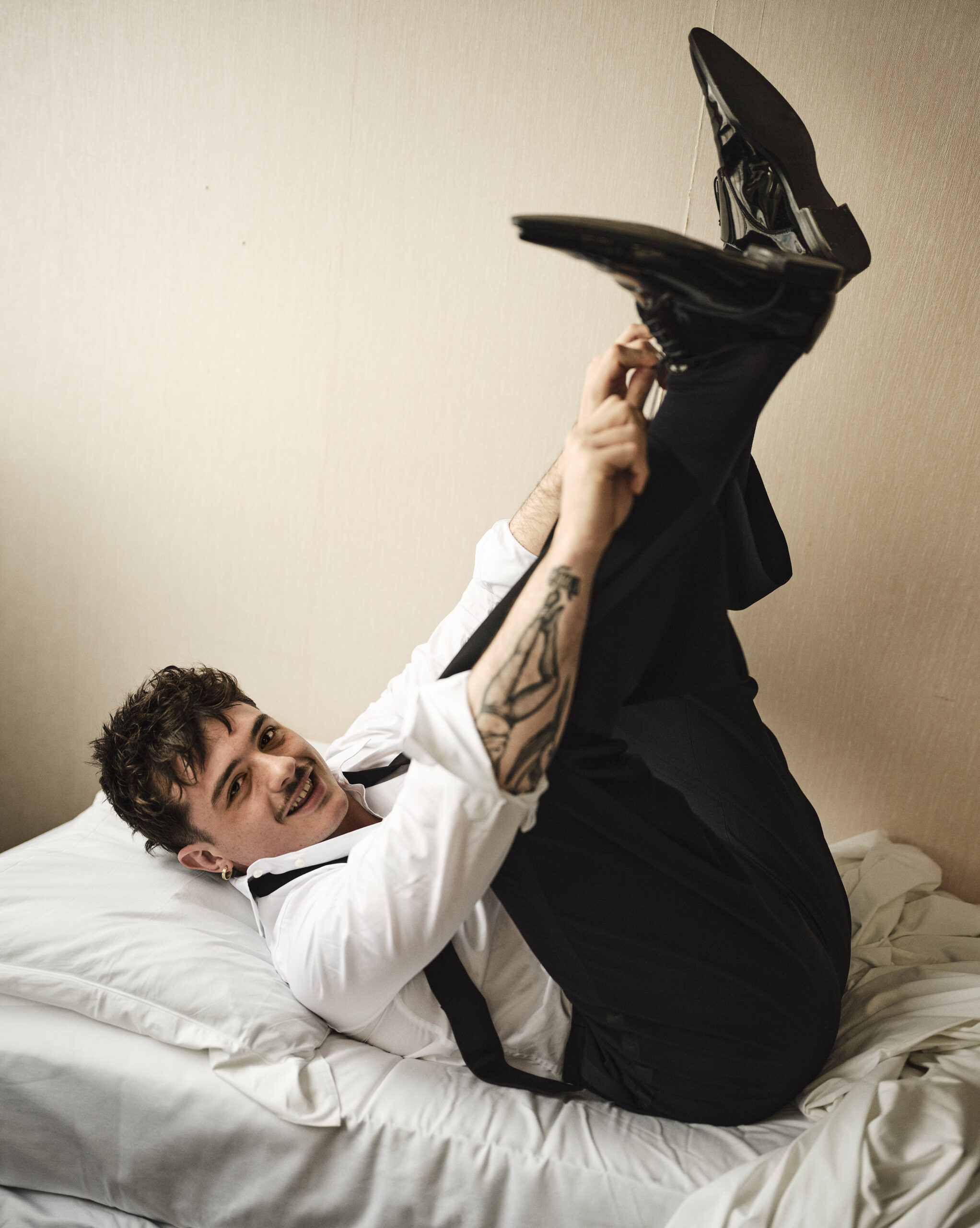 Olly tattoos: Full right-arm tattoo composition in the reclining pose