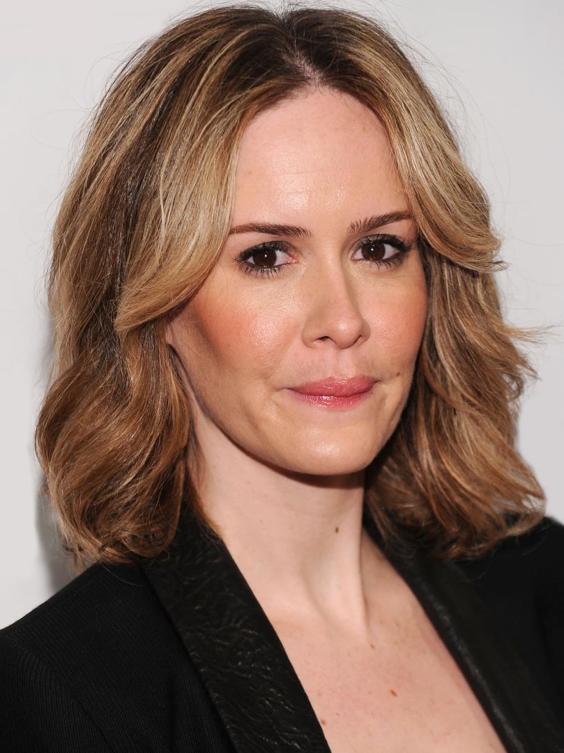Sarah Paulson in a contextual photograph: Contextual portrait; not tattoo evidence.; not tattoo evidence