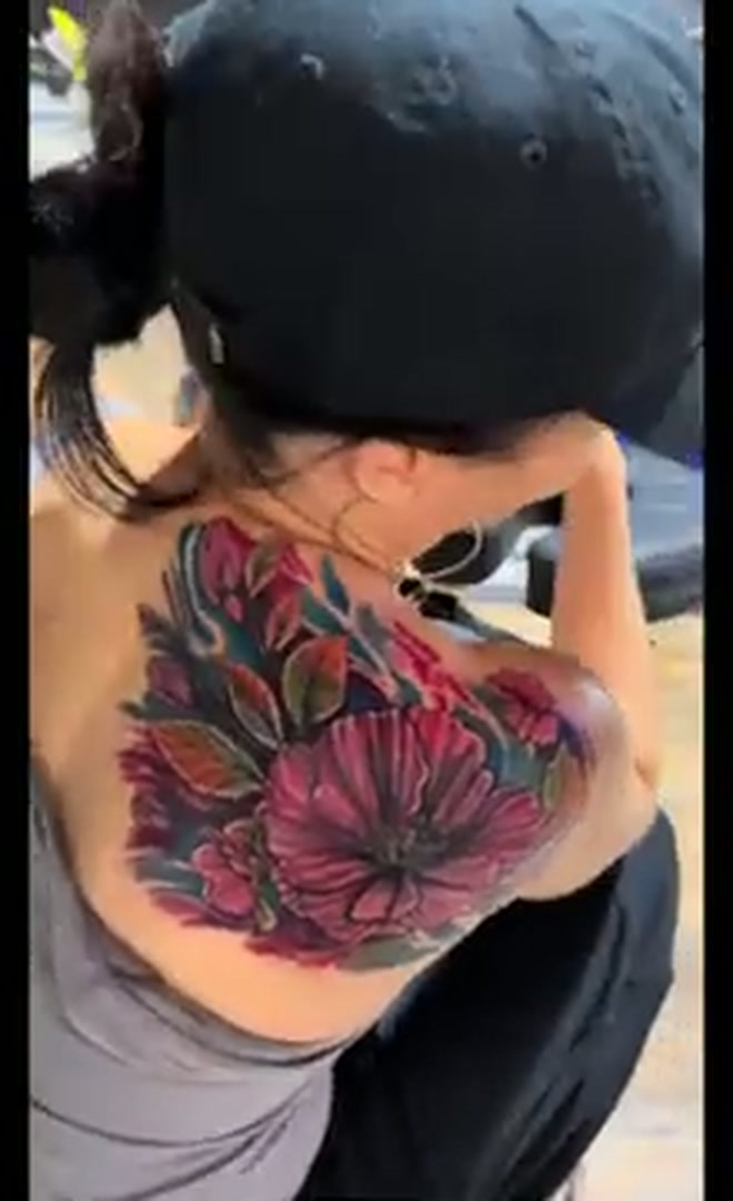 Shaunie Henderson the completed lotus composition from the closest documented rear view Shaunie Henderson tattoos: the completed lotus composition from the closest documented rear view
