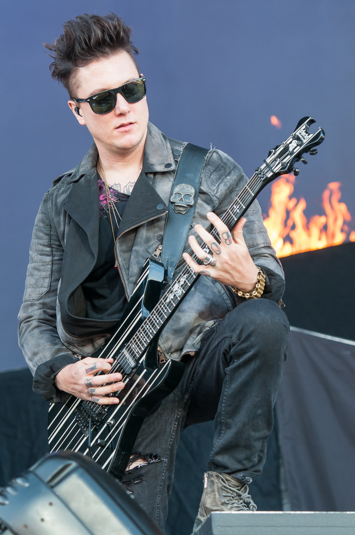 Synyster Gates finger tattoos live