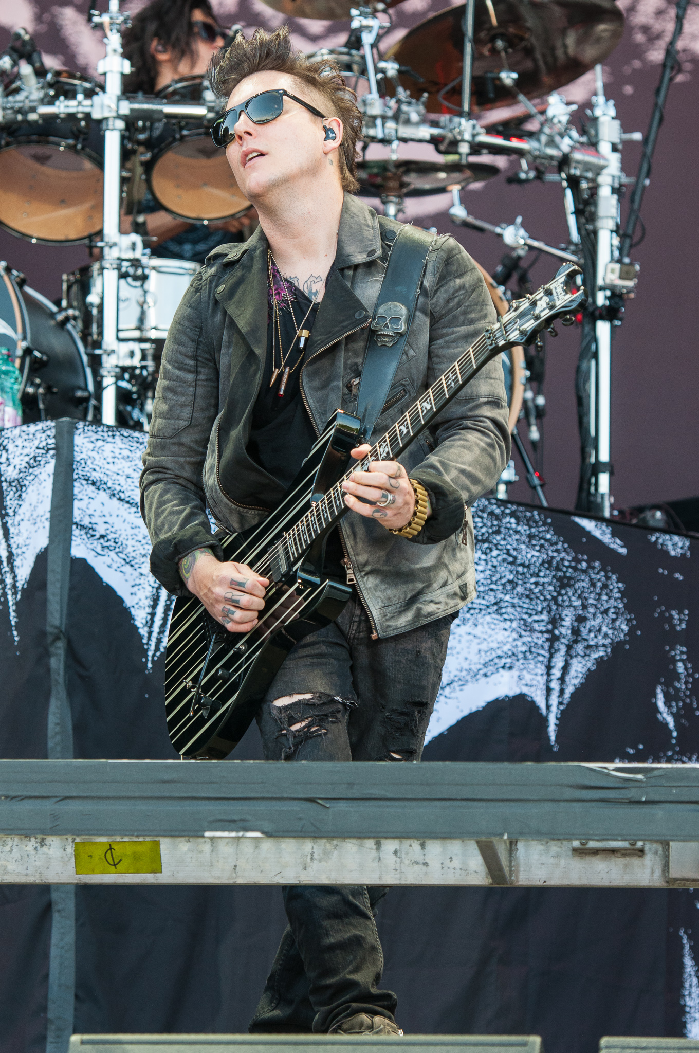 Synyster Gates hand ink concert