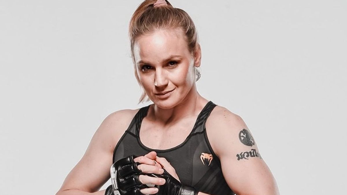 Valentina Shevchenko shoulder and upper arm tattoos