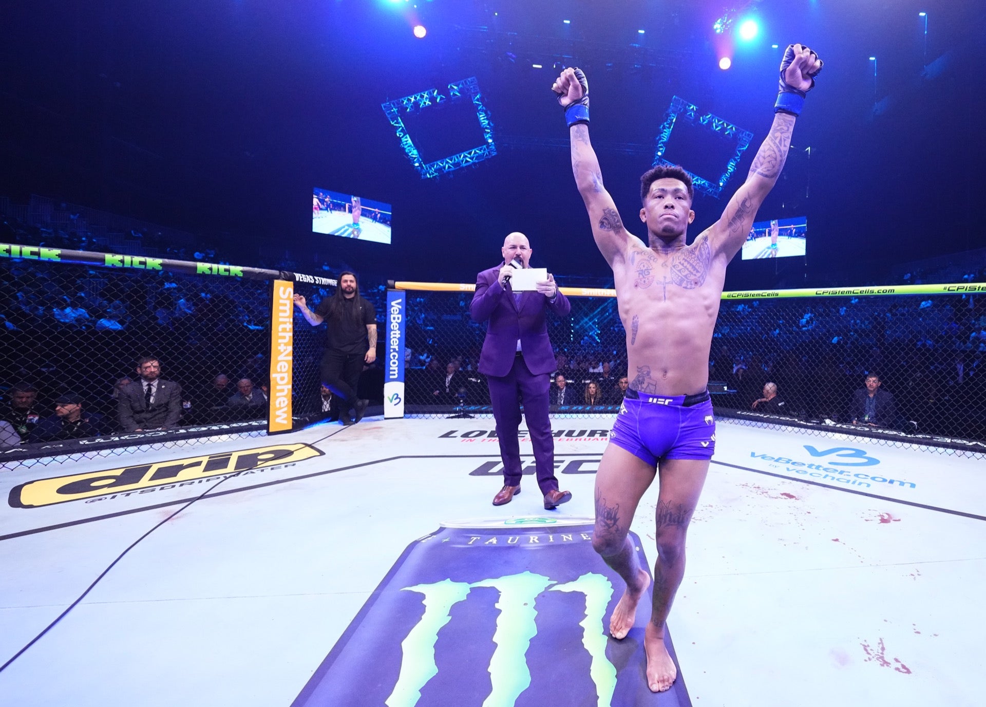 Vinicius Oliveira in a contextual photograph: Fight-night introductions; not tattoo evidence